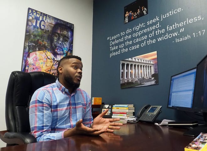 01/17/2020
Stockton Mayor Michael Tubbs talks about the Universal basic income (UBI) that 125 families are participating in Stockton.
Xxx Stockton Ubi 43 Jpg Usa Ca